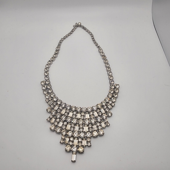 Vintage Silver Tone Emerald Cut & Round Cut Crystal Necklace - Picture 4 of 5